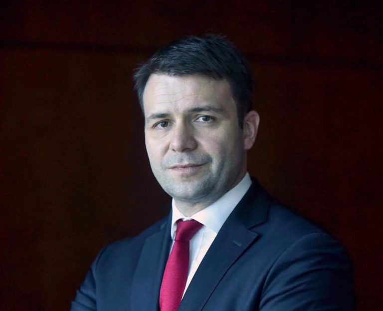 Makarević: Poremećaj odnosa BiH i Srbije ne bi ostao u politici, račun bi vrlo brzo stigao privredi