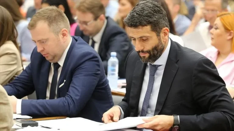 Šapić odbacio optužbe i rekao da neće podnijeti ostavku