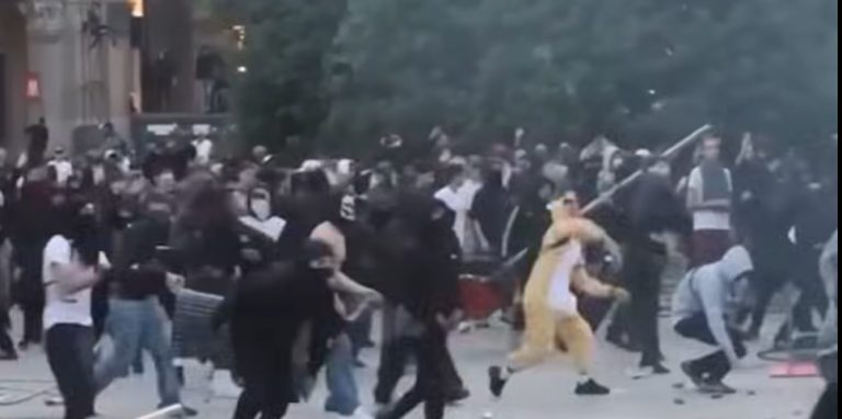 Veliki protesti i neredi u još jednom gradu: Ovo je urbani rat!