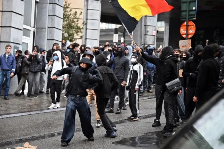 Vodeni topovi na demonstrante u Briselu: Među deset uhapšenih devet maloljetnika