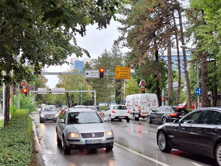 Građani frustrirani kolonama u svako doba dana: Šta je pravi uzrok saobraćajnih gužvi u Banjaluci?